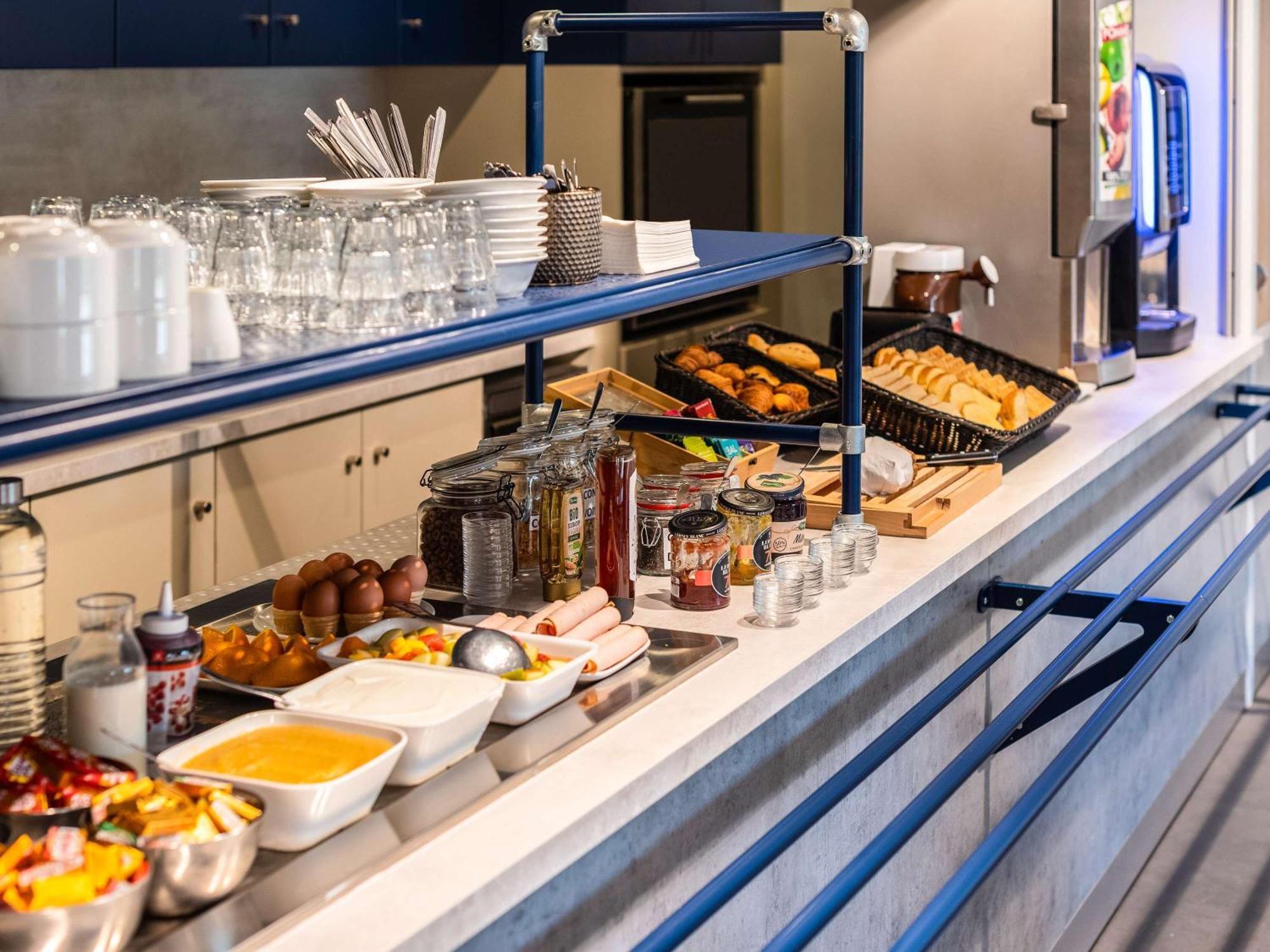 Ibis Budget Villefranche Лима Экстерьер фото